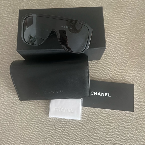 CHANEL Acetate Crystal CC shield sunglasses CH5466B Blk Sheen - Picture 8 of 10